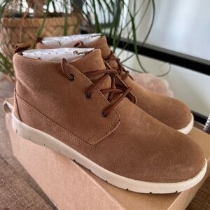 Boys UGG K Canoe II Shoes